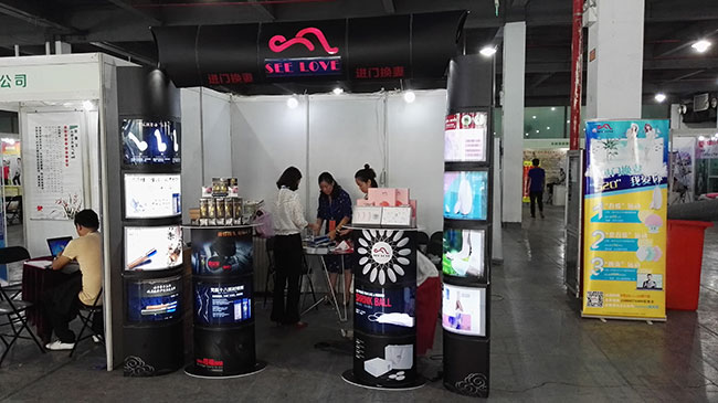 ECO Foldable Quick Installation Paper Bespoke Graphics Four-layer Light Box Cardboard Column for Promotion High Quality